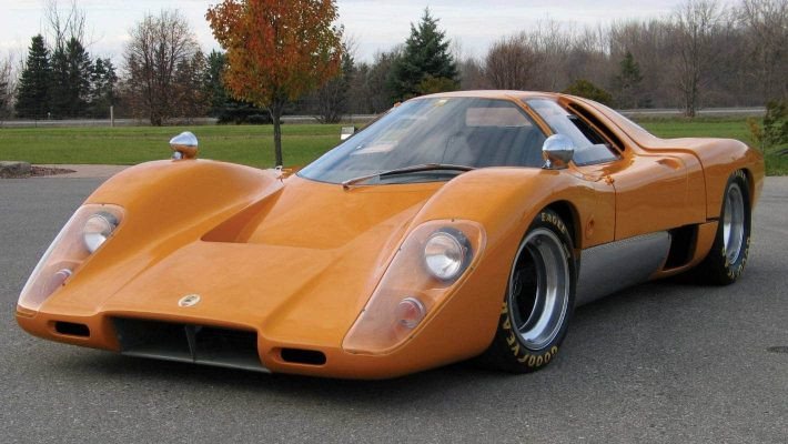 Cơ sở sản xuất xe McLaren hiện đại ở Woking