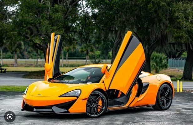 Dòng xe thể thao McLaren 570S màu trắng sang trọng