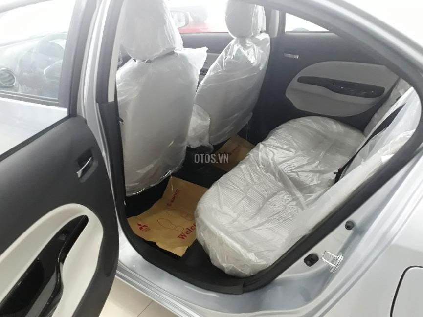 Hàng ghế sau rộng rãi của Mitsubishi Attrage 2025 bọc da cao cấp