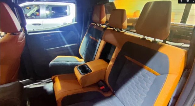 Hàng ghế sau rộng rãi của Mitsubishi Triton 2025