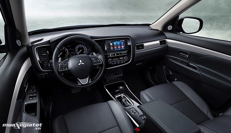 Khoang nội thất rộng rãi của Mitsubishi Outlander 2.4 CVT Premium 7 chỗ