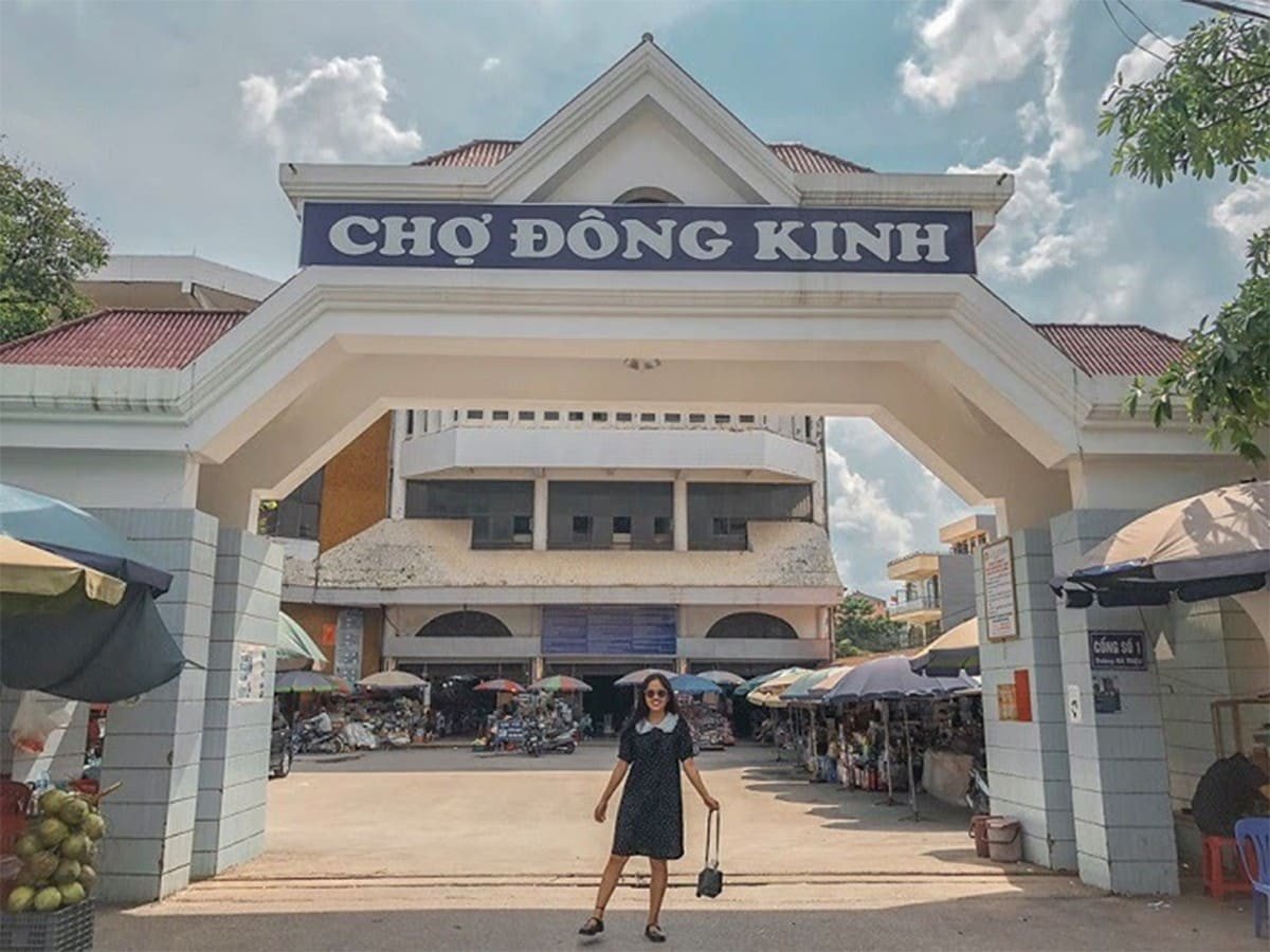 Không khí mua sắm nhộn nhịp tại Chợ Đồng Kinh Lạng Sơn