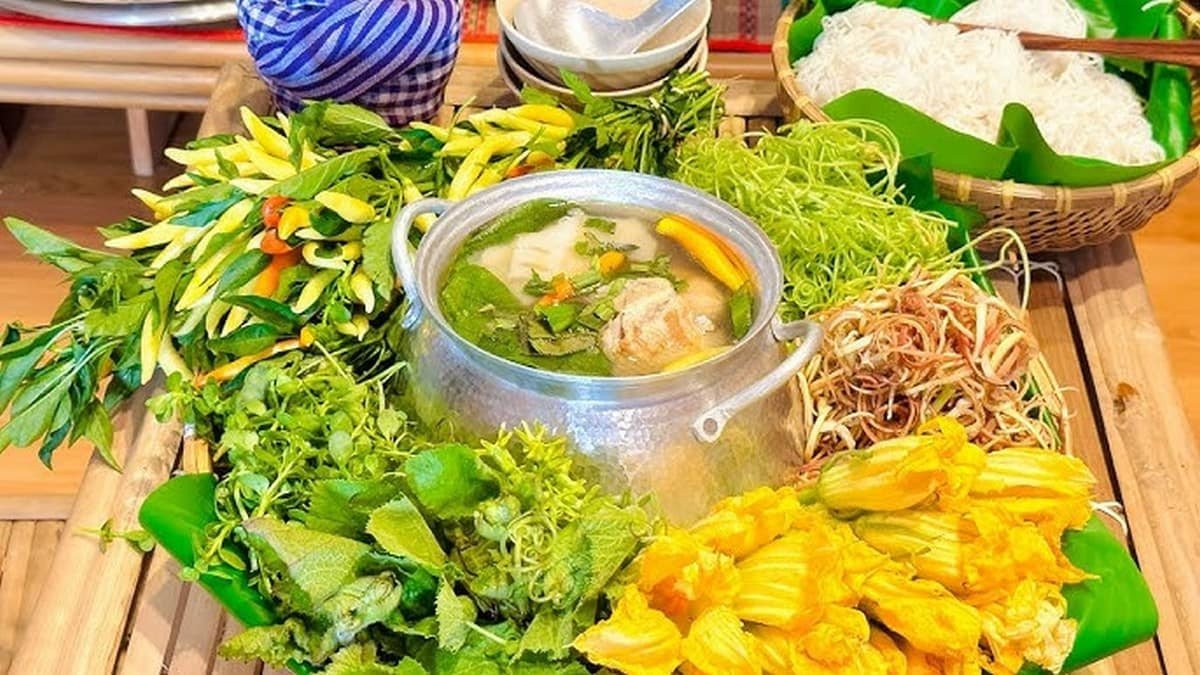 Lẩu lá bứa