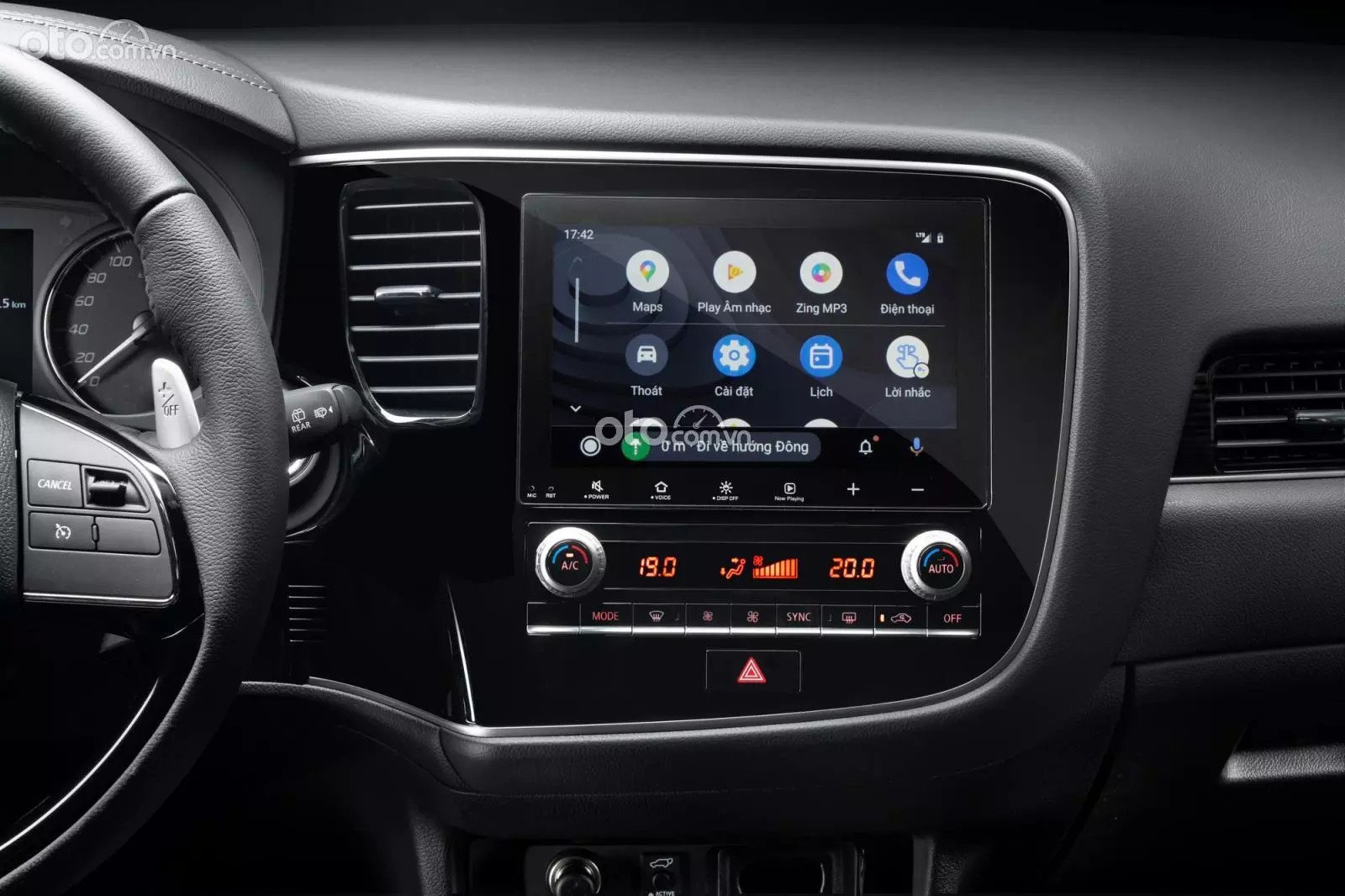 Màn hình giải trí 8 inch Mitsubishi Outlander 2024 mới