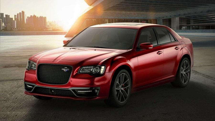 Mẫu sedan Chrysler 300C với thiết kế mạnh mẽ, điển hình cho các hãng xe Mỹ