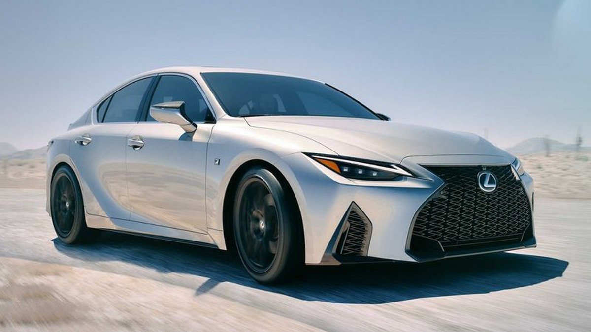Mẫu xe sedan sang trọng phù hợp cho chuyến du lịch dài ngày