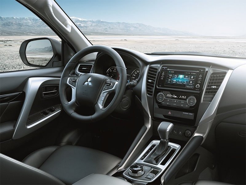 Nội thất xe Mitsubishi Pajero Sport