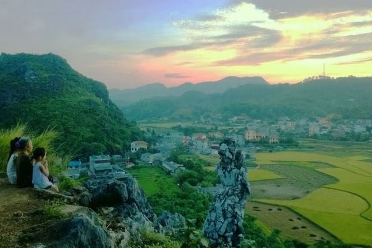 Núi Tô Thị gắn liền với truyền thuyết vọng phu ở Lạng Sơn