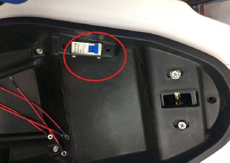 Aptomat của xe đạp điện bị ngắt