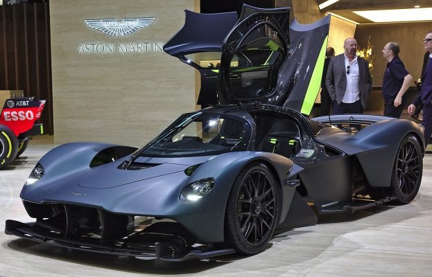 Aston Martin Valkyrie với đường nét khí động học