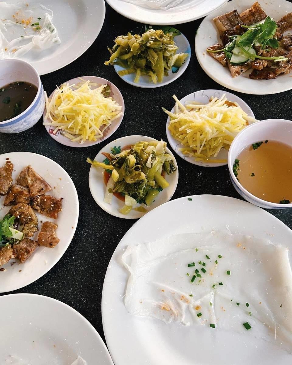 Bánh ướt hấp dẫn trong từng lớp bánh