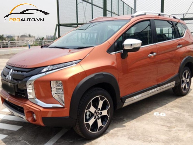 Biểu đồ minh họa các mức giá dịch vụ dán wrap đổi màu xe Xpander Cross, tùy thuộc vào loại vật liệu và quy trình.