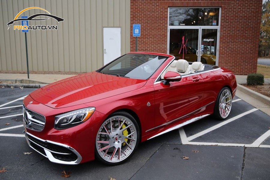 Bộ mâm đa chấu hiện đại trên chiếc Mercedes Benz Maybach màu đen