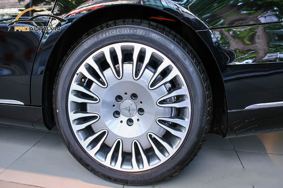 Bộ mâm đa chấu tinh tế và độc đáo lắp trên chiếc Mercedes Benz Maybach