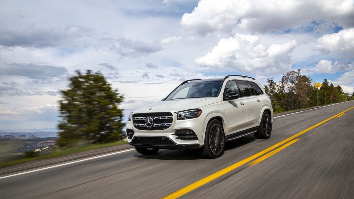 Cận cảnh động cơ Xăng I6 3.0L của Mercedes GLS 450 với công nghệ EQ Boost