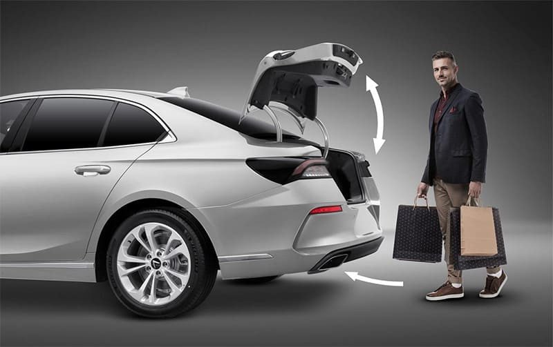 Chìa khóa thông minh còn giúp chủ xe đóng/mở cốp xe tự động