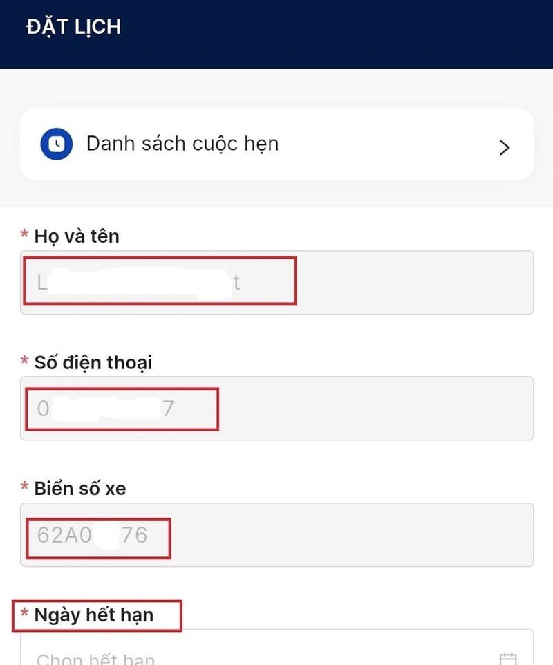 Chủ xe chọn trung tâm và khung giờ khi đặt lịch kiểm định xe online