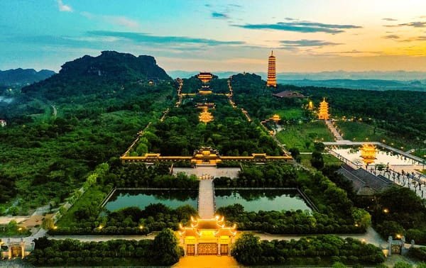 Chùa Bái Đính, điểm tâm linh nổi tiếng khi thuê xe tự lái tại Ninh Bình