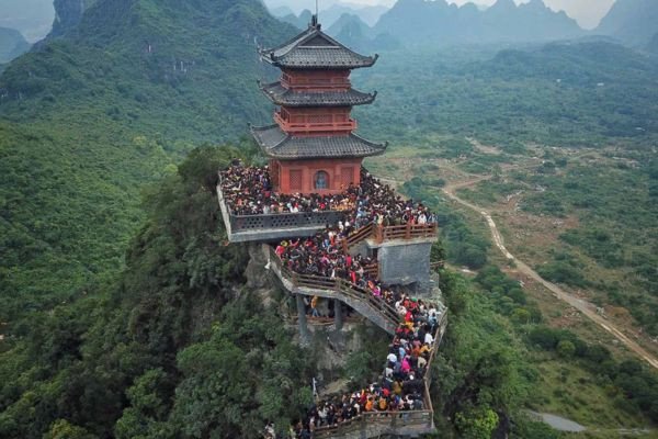 Chùa Tam Chúc Hà Nam, ngôi chùa lớn với kiến trúc độc đáo