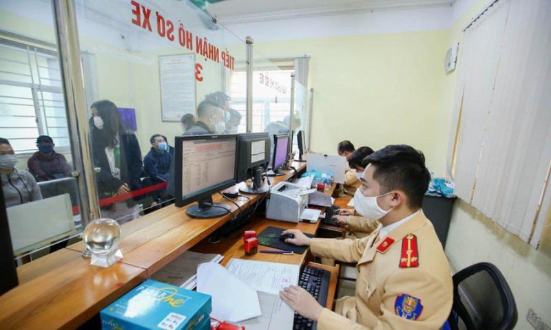 Chuẩn bị hồ sơ khi làm thủ tục chuyển đổi biển số màu vàng trực tiếp