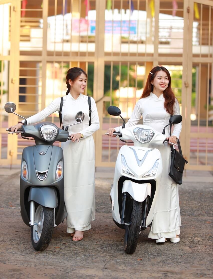 Cốp xe máy 50cc Kymco Hermosa rộng rãi