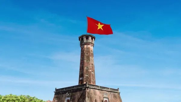 Cột Cờ Hà Nội, điểm đến đầy ý nghĩa khi thuê xe tự lái