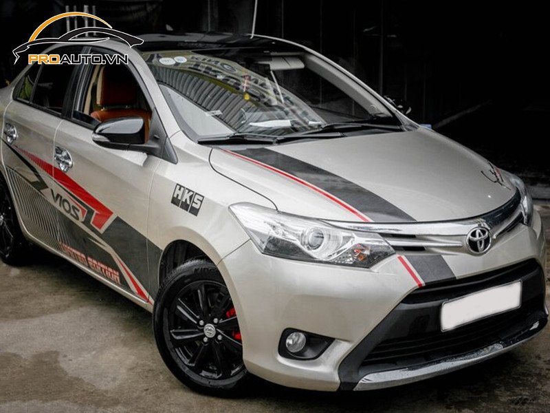 Dán wrap đổi màu xe Toyota Vios hợp pháp