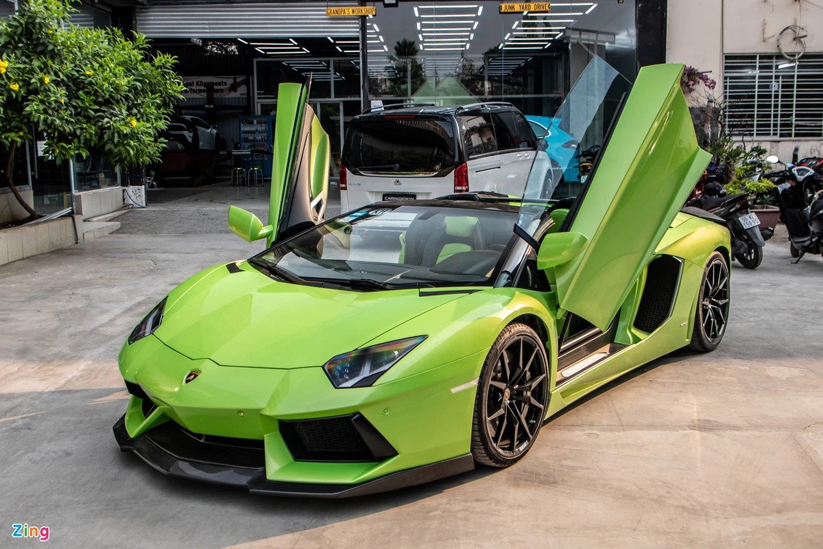Dáng vẻ uy lực của Lamborghini Aventador LP 700-4