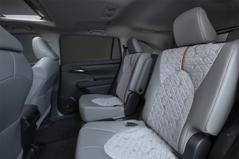 Đánh giá nội thất xe Toyota Highlander 2022 chi tiết
