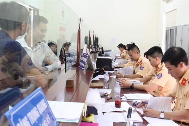 Địa điểm nộp hồ sơ rút gốc xe ô tô tại Phòng Cảnh sát giao thông
