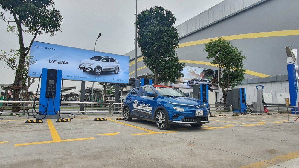 Điểm sạc tiện lợi cho xe ô tô điện trên toàn quốc