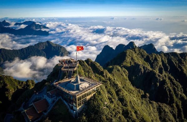 Đỉnh Fansipan, hành trình chinh phục cùng xe tự lái