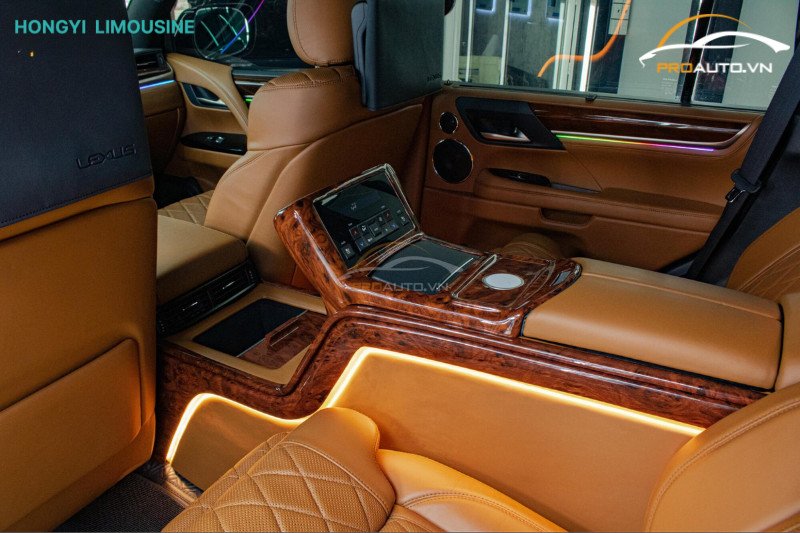 Độ xe Limousine cho dòng xe SUV sang trọng