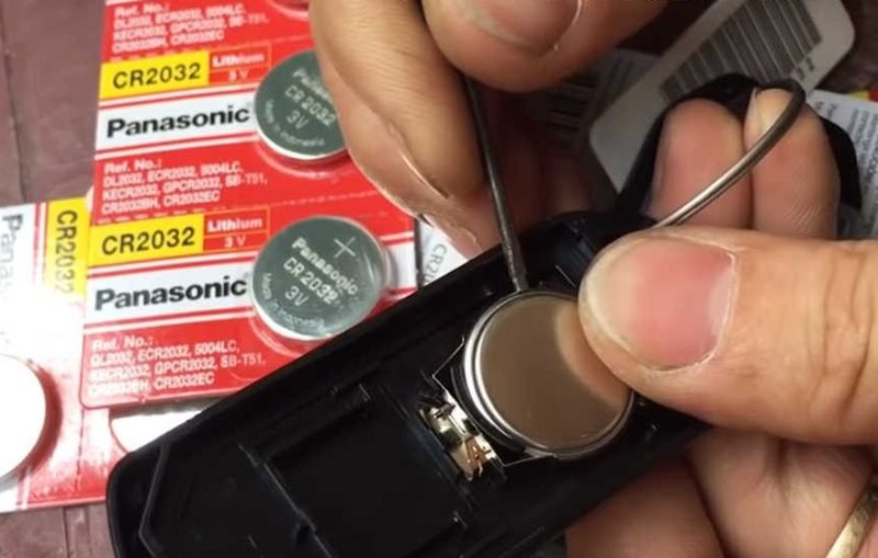 Dụng cụ đơn giản để tự thay pin smartkey