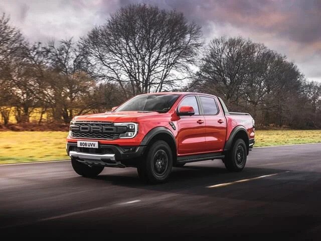 Ford Ranger Raptor 2025 là "quái thú" bán tải thực thụ