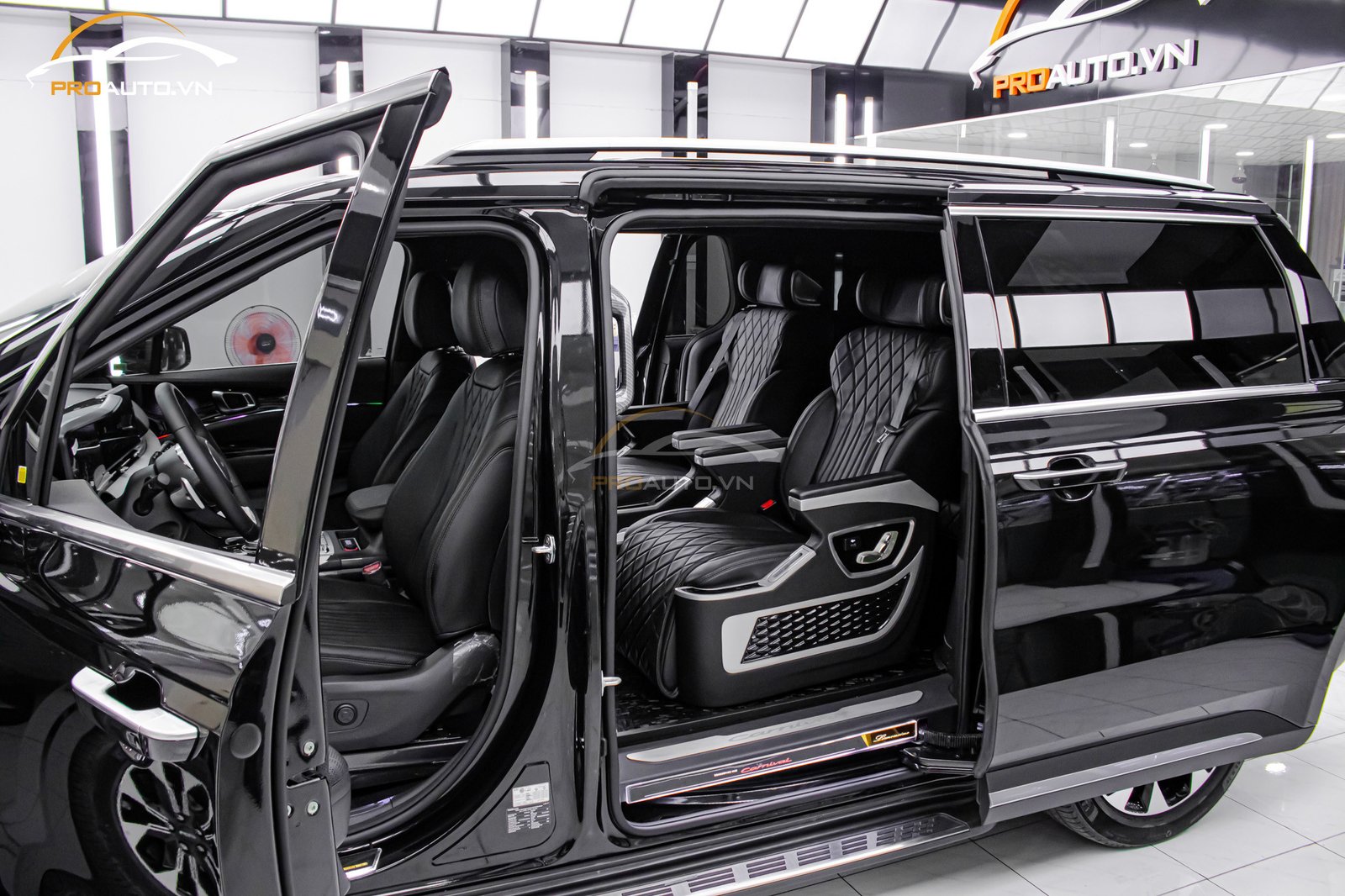 Ghế Limousine được độ nội thất ô tô cho mẫu Kia Carnival, mang lại không gian đẳng cấp