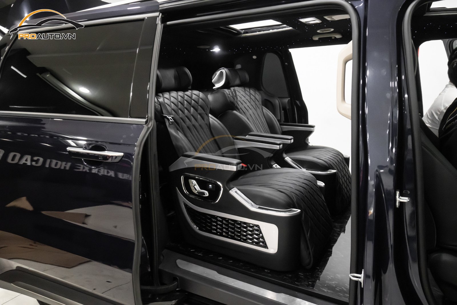 Ghế Limousine Kia Carnival sang trọng và tiện nghi