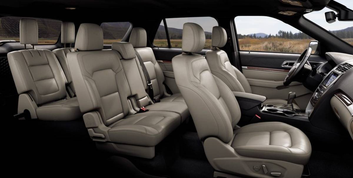 Ghế ngồi bọc da cao cấp bên trong Ford Explorer 2019, mang lại sự thoải mái và sang trọng.