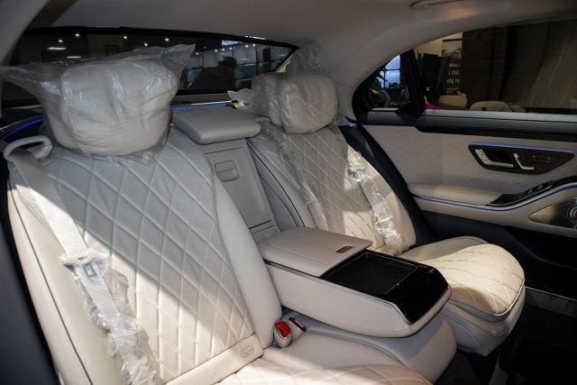 Ghế sau Mercedes S450 2022 với tính năng massage cao cấp