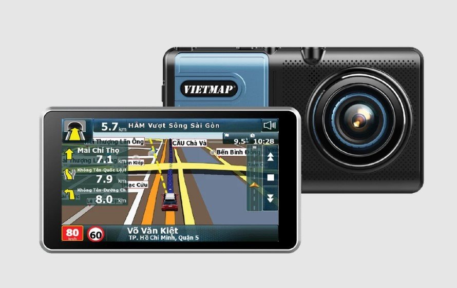 Góc nhìn màn hình hiển thị của camera hành trình VIETMAP A50, tích hợp dẫn đường và hỗ trợ lùi xe.