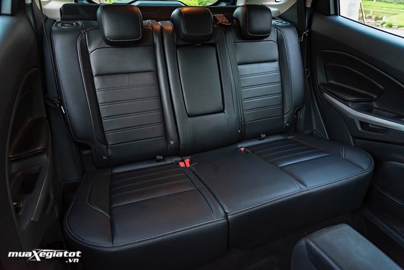 Hàng ghế sau của Ford EcoSport mang lại không gian thoải mái
