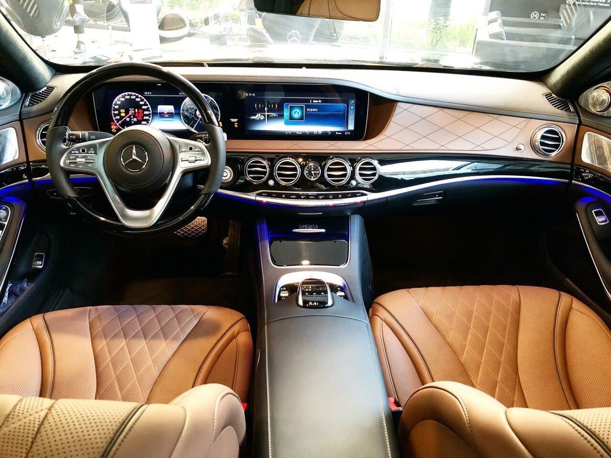 Hệ thống giải trí MBUX và tính năng an toàn PRE-SAFE trên Mercedes S450
