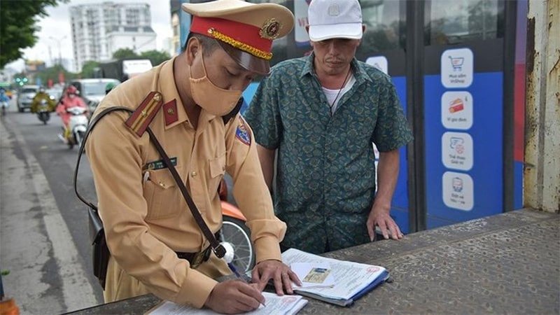 Hình ảnh minh họa xử phạt khi không chấp hành biển báo nguy hiểm