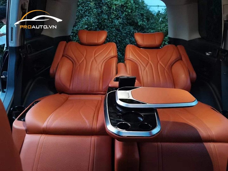 Hình ảnh mô tả khái niệm độ ghế Limousine cho xe ô tô, mang lại sự tiện nghi và sang trọng.