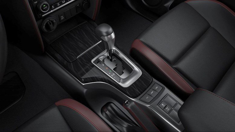 Hộp số tự động 6 cấp của Toyota Fortuner mang lại trải nghiệm lái mượt mà