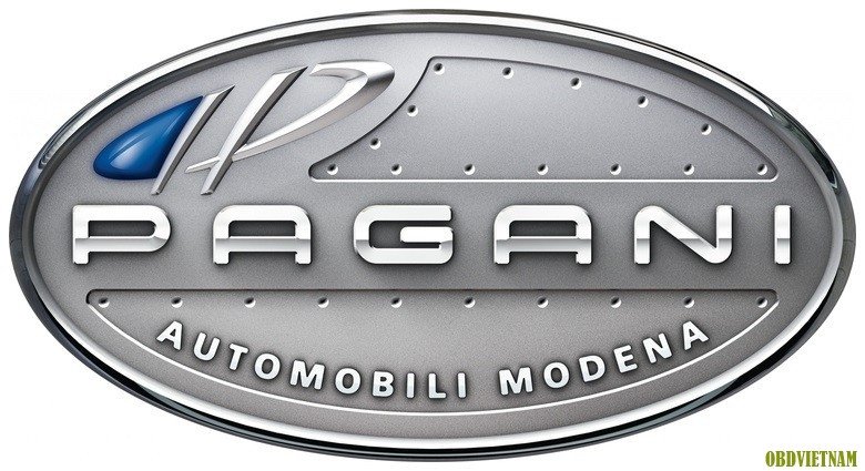 Huy hiệu kim loại với chữ P lớn của logo Pagani