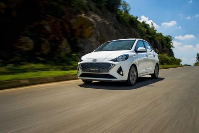 Khoang động cơ Kappa 1.2 MPI của Hyundai Grand i10 Sedan 2022, tối ưu cho vận hành trong đô thị và tiết kiệm nhiên liệu.