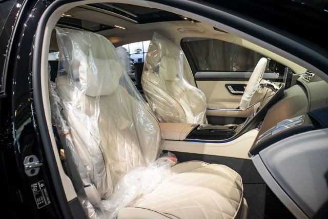 Khoang hành khách rộng rãi của Mercedes-Benz S450