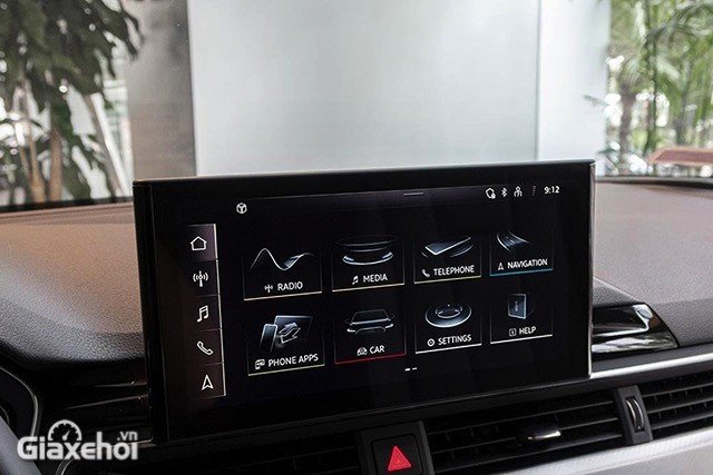 Khoang lái Audi A4 2024 với màn hình giải trí MMI trung tâm