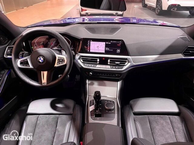 Khoang lái hiện đại của BMW 3 Series 2025 330i M Sport